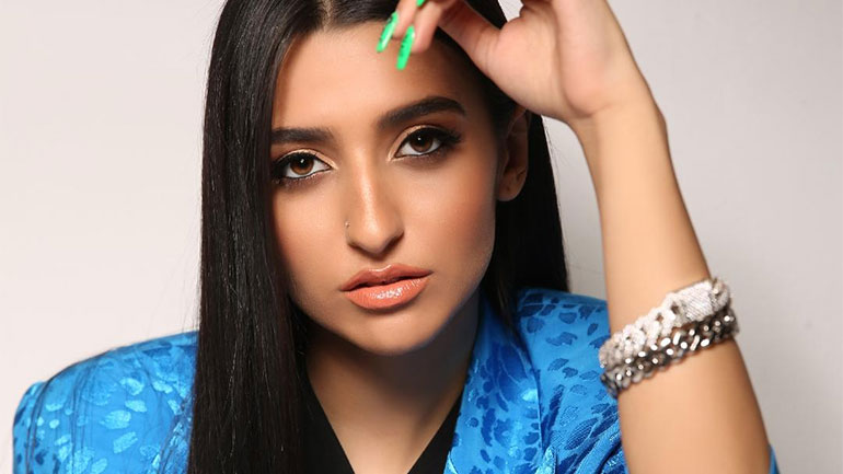 Η Αναστασία στο Νο1 των ελληνικών ραδιοφώνων με το τραγούδι της «Αμαρτίες»