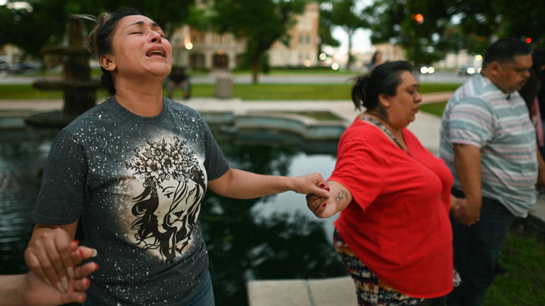 Σοκάρουν οι μαρτυρίες για το μακελειό στο Τέξας – Ο δράστης πυροβολούσε επί 45 λεπτά