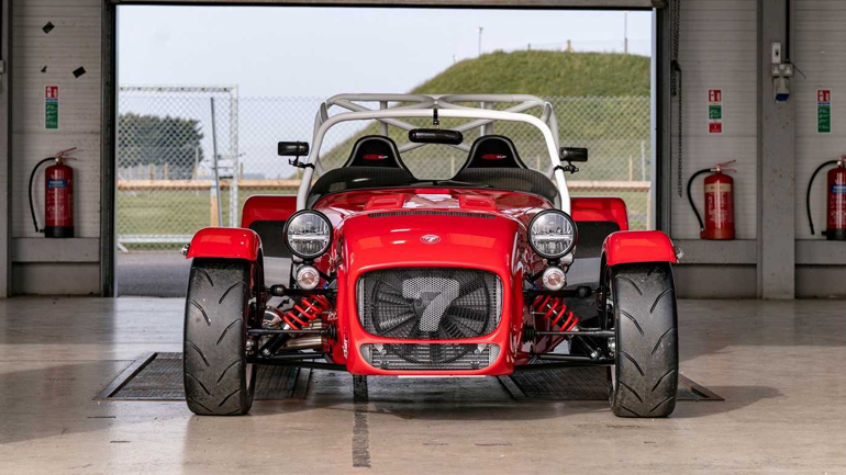 Το νέο Caterham Seven 420 Cup έχει 210 άλογα και ζυγίζει μόνο 560 κιλά