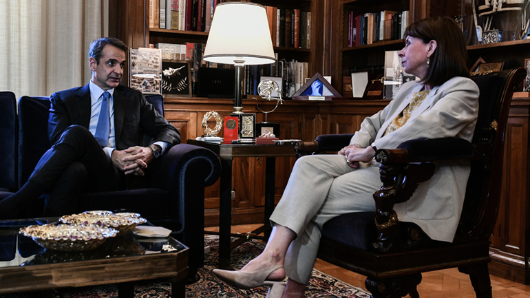 Μητσοτάκης σε Σακελλαροπούλου: Θα ανακοινώσουμε άμεσα μέτρα στήριξης σε νοικοκυριά-επιχειρήσεις