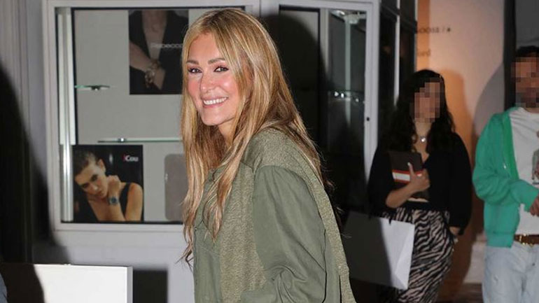 Τα νυχτοπερπατήματα της Νατάσας Θεοδωρίδου στη Μύκονο