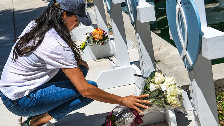 Meghan Markle: Απέτισε φόρο τιμής στα θύματα της επίθεσης στο Τέξας