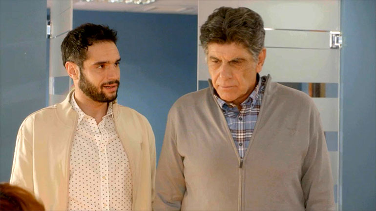 «Σε ξένα χέρια»: Θα προφυλακιστεί ο Μάνος; Δείτε το τελευταίο επεισόδιο της σειράς