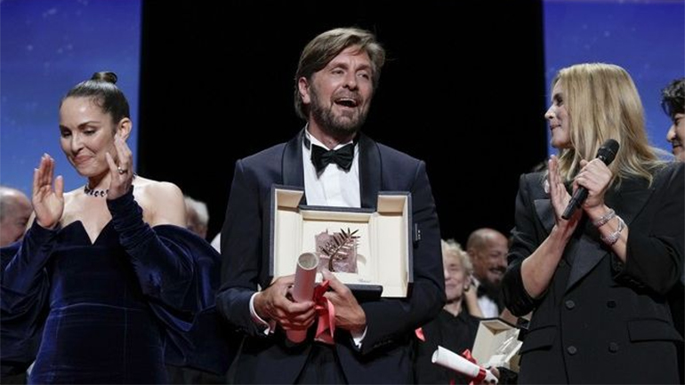 75ο Φεστιβάλ των Καννών : Χρυσός Φοίνικας στον Ρούμπεν Έστλουντ για το Triangle of sadness