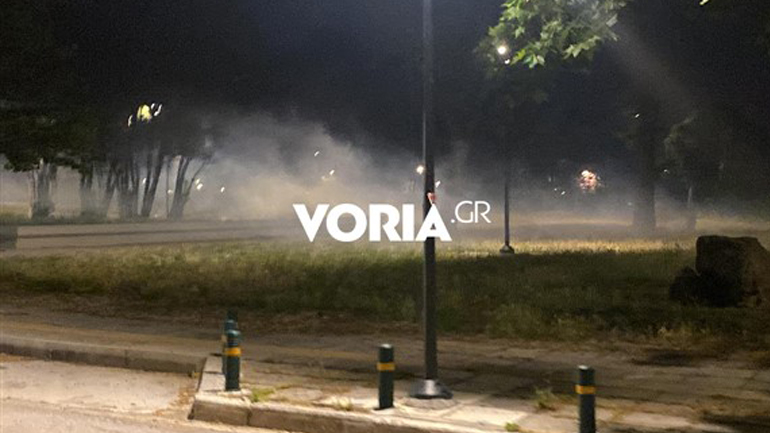 Θεσσαλονίκη: Νύχτα επεισοδίων στο ΑΠΘ – Επιθέσεις με μολότοφ και χημικά