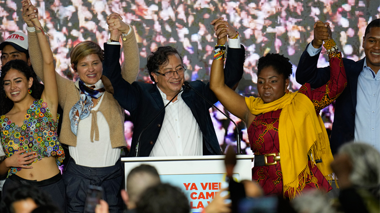 Κολομβία-Προεδρικές εκλογές: Ο Γ. Πέτρο κέρδισε τον πρώτο γύρο, θα αναμετρηθεί με τον Ρ. Ερνάντες