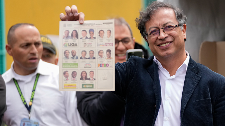 Κολομβία- Προεδρικές εκλογές: Καθαρά μπροστά ο κεντροαριστερός υποψήφιος Πέτρο