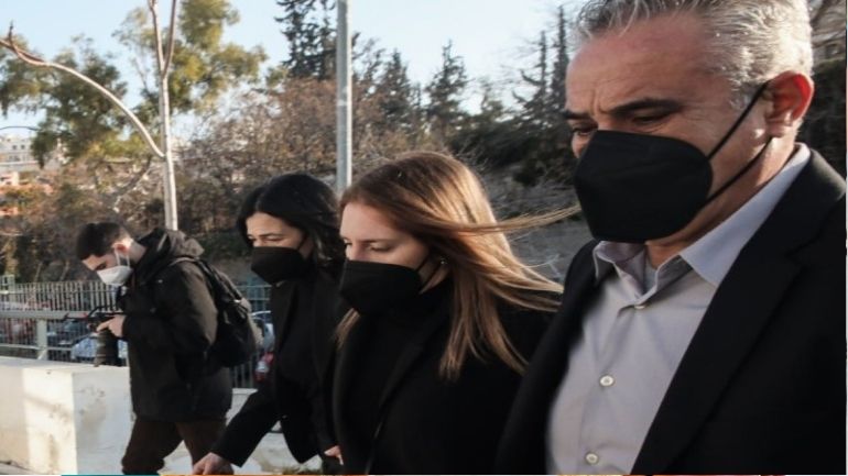 Δίκη προπονητή ιστιοπλοΐας: Κι άλλες συναθλήτριες «καίνε» την Αμαλία και τους γονείς της – «Κανένας βιασμός»