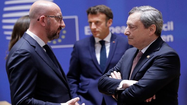 Μάριο Ντράγκι στις Βρυξέλλες: «Είναι βασικής σημασίας να μην κερδίσει ο Πούτιν τον πόλεμο»