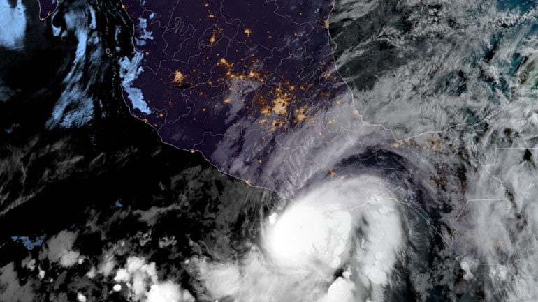 Έφτασε στο Μεξικό ο κυκλώνας Αγκάθα