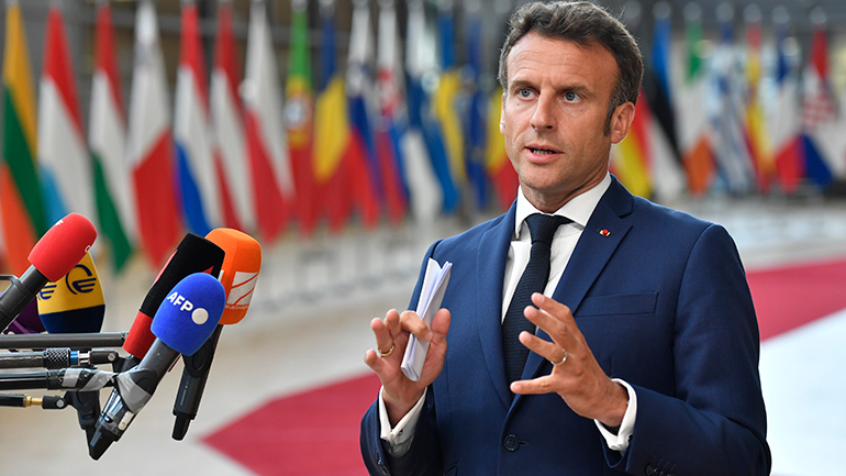 Ικανοποιημένος από τη λήψη πρόσθετων μέτρων κατά της Ρωσίας ο Μακρόν