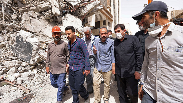 Ιράν: Νέες διαδηλώσεις μετά την κατάρρευση του δεκαώροφου κτηρίου στην Αμπαντάν – Στους 34 οι νεκροί