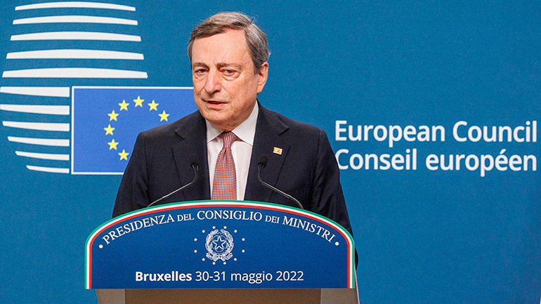 Μάριο Ντράγκι: «Απόλυτη επιτυχία η συμφωνία για τις κυρώσεις κατά της Ρωσίας»