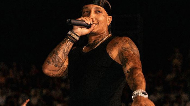 Light: Απαντά για πρώτη φορά για το βίντεο με το όπλο