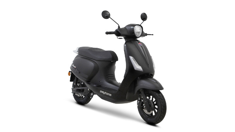 Πιο σπορ ο μαύρος ματ χρωματισμός.