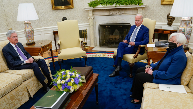 ΗΠΑ: Ο Μπάιντεν δεσμεύεται να δώσει περιθώρια στη Fed για την καταπολέμηση του πληθωρισμού