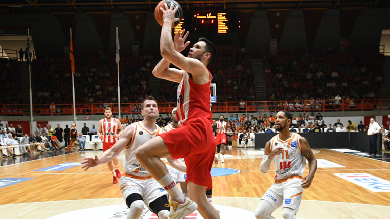 Basket League: Έκανε… πάρτι στην Πάτρα ο Ολυμπιακός, 102-72 τον Προμηθέα