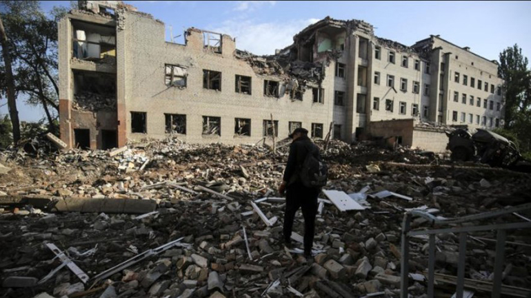 Οι Ρώσοι εδραιώνουν τις θέσεις τους στη διοικητική πρωτεύουσα της επαρχίας Λουχάνσκ