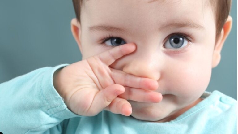 Πώς καθαρίζουμε σωστά τη μύτη του παιδιού;  