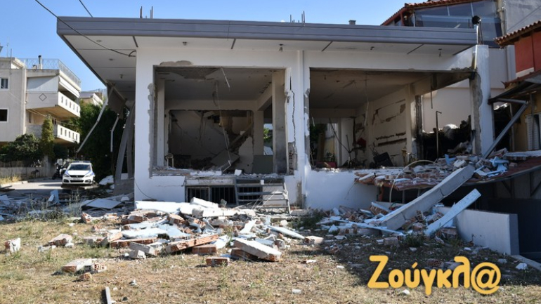 Κάμερα ασφαλείας κατέγραψε τους δράστες της εμπρηστικής επίθεσης στο Μενίδι – Εντοπίστηκαν λαθραία τσιγάρα