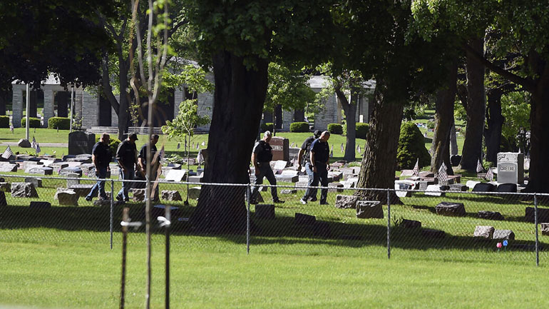 ΗΠΑ: Πέντε τραυματίες από πυρά κατά τη διάρκεια κηδείας σε κοιμητήριο στο Ουισκόνσιν