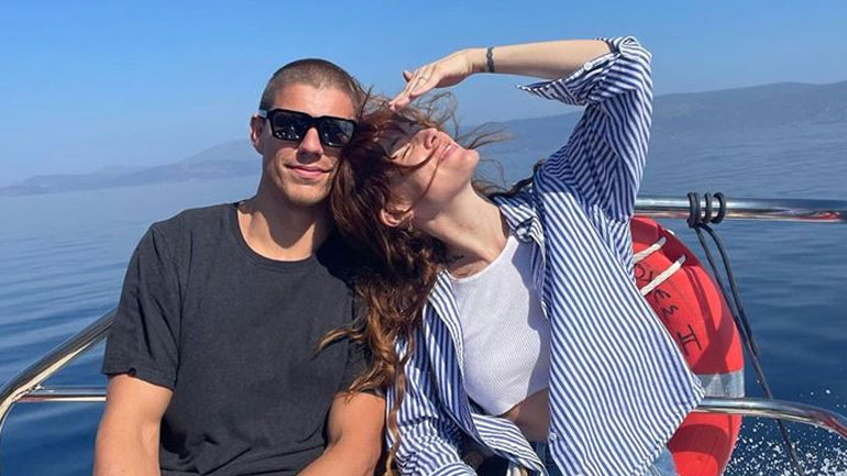 Riley Keough: Διακοπές στα ελληνικά νησιά για την εγγονή του Elvis Presley