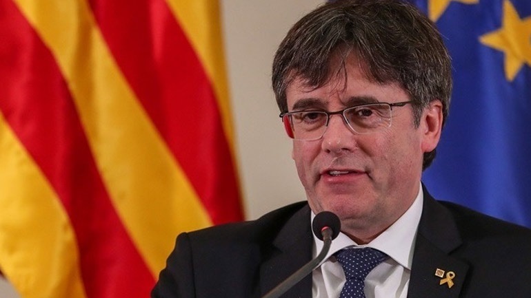 Καταλονία : Τέλος ο Πουτζντεμόν από την ηγεσία του κόμματος του