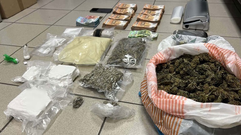 Σύλληψη δύο ατόμων για κατοχή και διακίνηση ναρκωτικών στο Ηράκλειο Αττικής