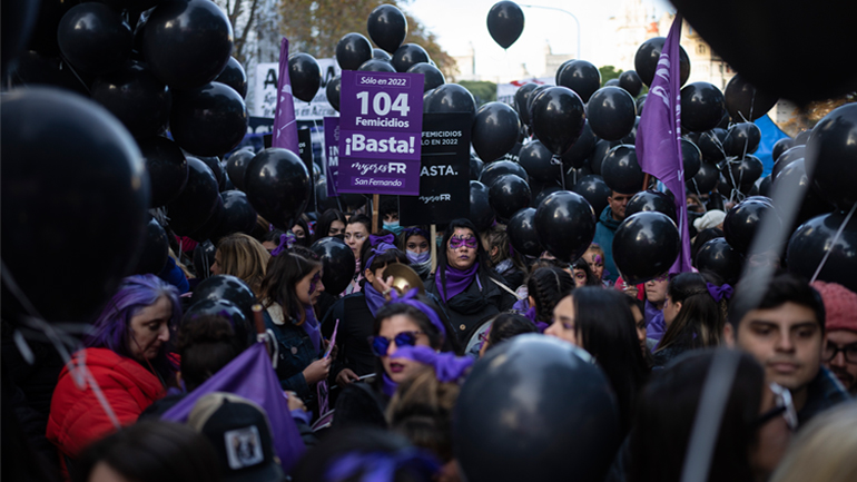 Αργεντινή: Χιλιάδες άτομα συμμετείχαν σε πορεία κατά των γυναικοκτονιών στο Μπουένος Άιρες Αργεντινή: Χιλιάδες άτομα συμμετείχαν σε πορεία κατά των γυναικοκτονιών στο Μπουένος Άιρες