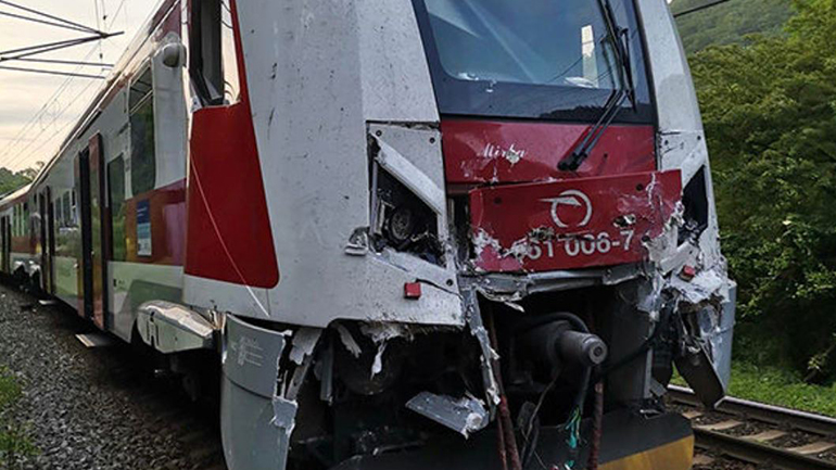 Σλοβακία: Δεκάδες τραυματίες σε σιδηροδρομικό ατύχημα στην επαρχία Ζίλινα