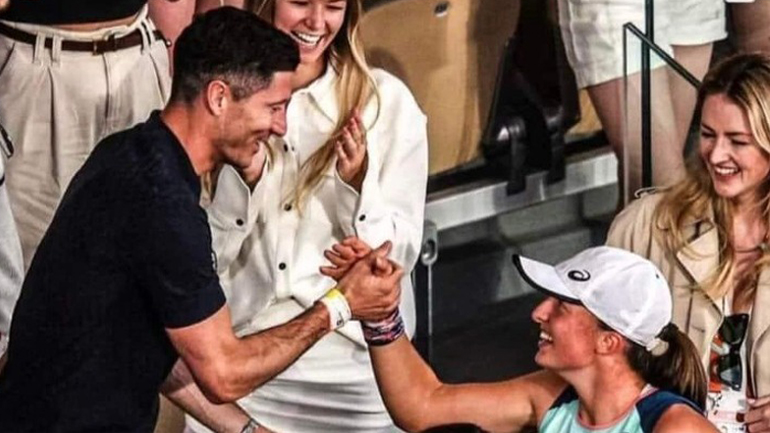 «Τρελαμένη» η Σβιάτεκ με την υποστήριξη του Λεβαντόφσκι