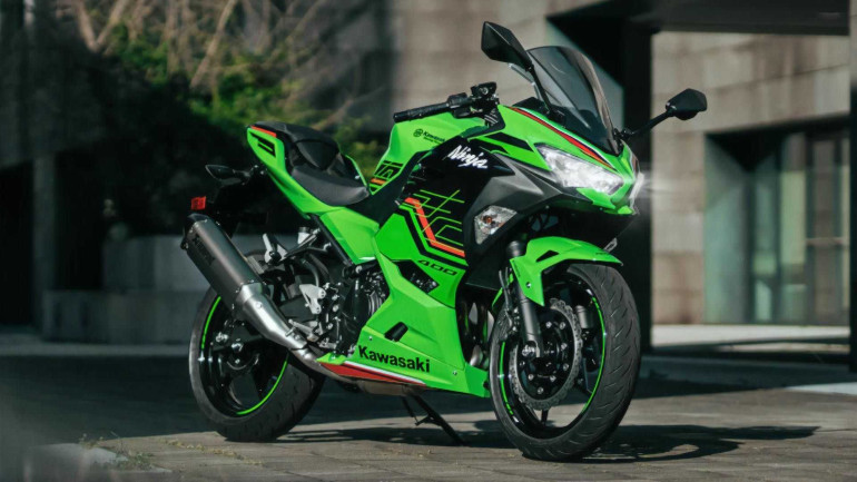 Παρουσιάστηκαν τα νέα Kawasaki Z400 και Ninja 400