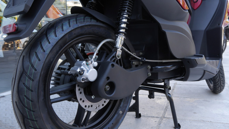 Μονό και διπλό σταντ στον στάνταρ εξοπλισμό.