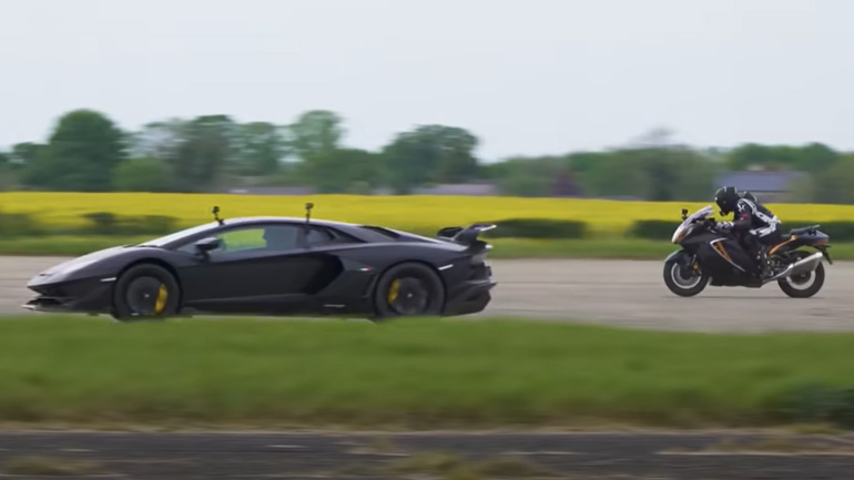 Κόντρα επιτάχυνσης: Lamborghini Aventador SVJ εναντίον Suzuki Hayabusa. Σε ποιον ποντάρετε; Κόντρα επιτάχυνσης: Lamborghini Aventador SVJ εναντίον Suzuki Hayabusa. Σε ποιον ποντάρετε;