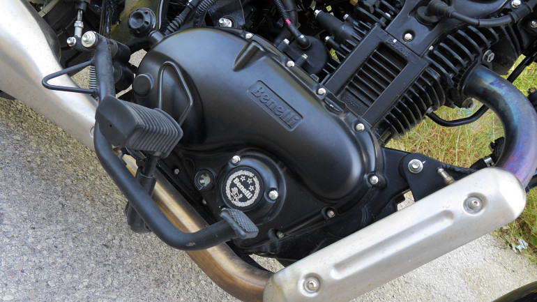 Ακόμα και το φινίρισμα του κινητήρα είναι εντυπωσιακό.