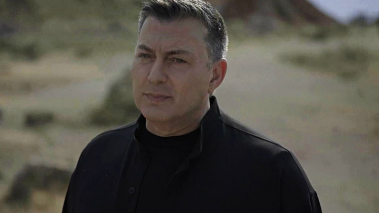 «Δεν Πειράζει»: Το νέο τραγούδι του Νίκου Μακρόπουλου 