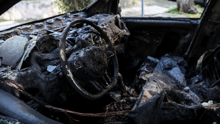 Ανάληψη ευθύνης για την εμπρηστική επίθεση σε αντιπροσωπεία αυτοκινήτων και μιας Porsche