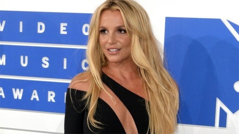 Η Μπρίτνεϊ Σπίαρς παντρεύεται τον αγαπημένο της Σαμ Ασγκαρί