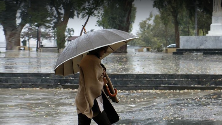 Κακοκαιρία την Παρασκευή στο μεγαλύτερο μέρος της χώρας με βροχές και καταιγίδες