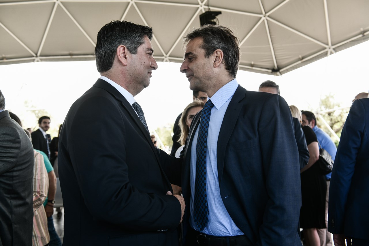 Ο Κυριάκος Μητσοτάκης με το σύζυγο της Φώφης Γεννηματά, Ανδρέα Τσούνη