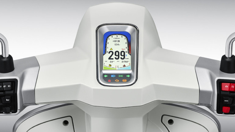 Έγχρωμη TFT οθόνη πληροφοριών με σύστημα συνδεσιμότητας.