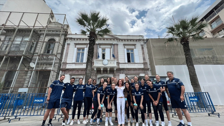 Βόλεϊ: Η αποστολή της Εθνικής Γυναικών στο γενικό προξενείο Σμύρνης