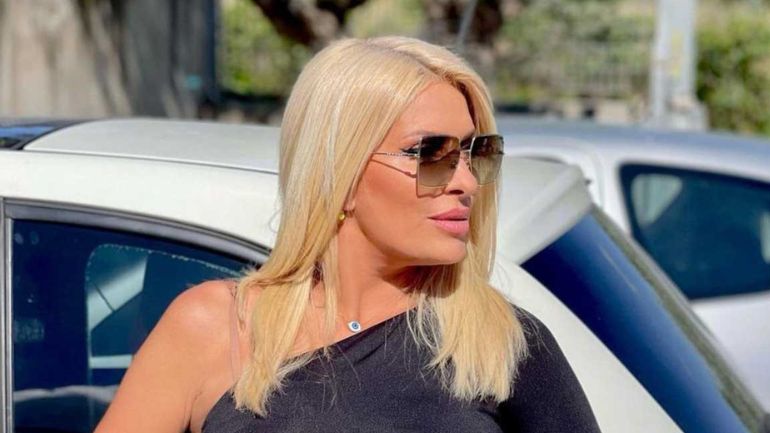 Δείτε την Ελένη Μενεγάκη σε μια σπάνια βραδινή έξοδο της