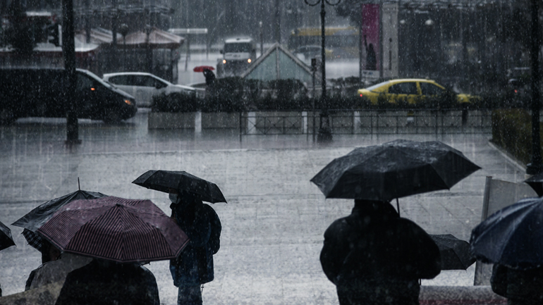 Σε εξέλιξη η κακοκαιρία «Genesis»