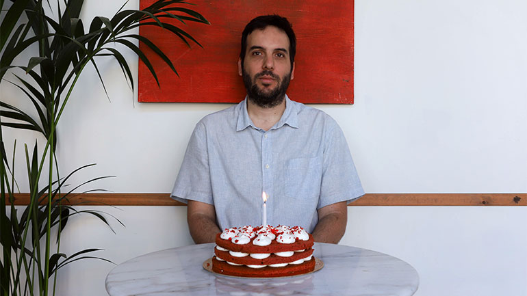 «Γενέθλια»: Το νέο άλμπουμ του Δημήτρη Μπαλογιάννη