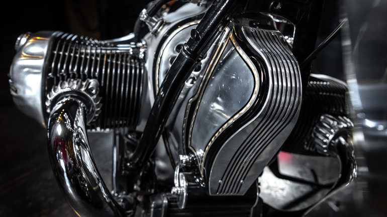 Όλα πάνω στην R18 Magnifica είναι χειροποίητα.