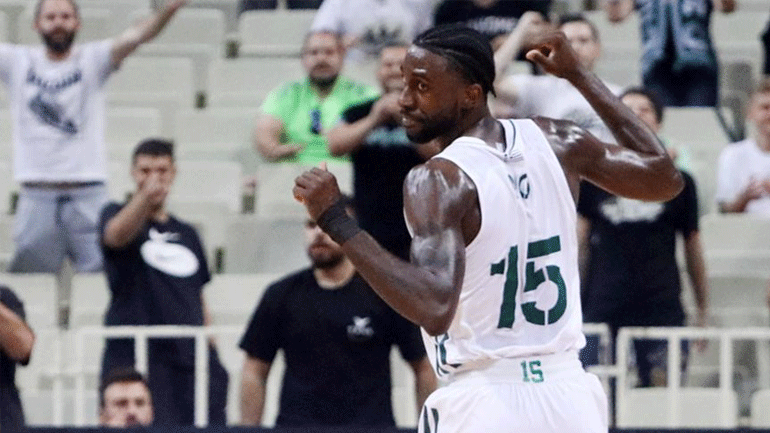 Ουάιτ: «Δεν θα πρέπει να μας επηρεάσει η ατμόσφαιρα στο ΣΕΦ»