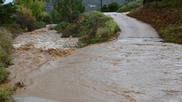 «Genesis»: 27.000 κεραυνοί έως το απόγευμα της Παρασκευής, σύμφωνα με το meteo
