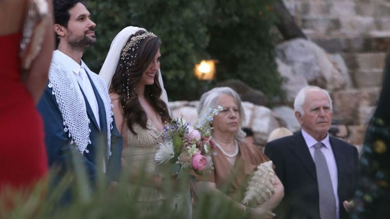 Ορφέας Αυγουστίδης – Γεωργία Κρασσά: Οι πρώτες φωτογραφίες από τον γάμο τους