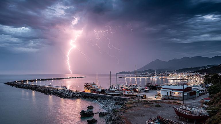 To πέρασμα της κακοκαιρίας «Genesis» από την Σάμο – Εντυπωσιακές εικόνες